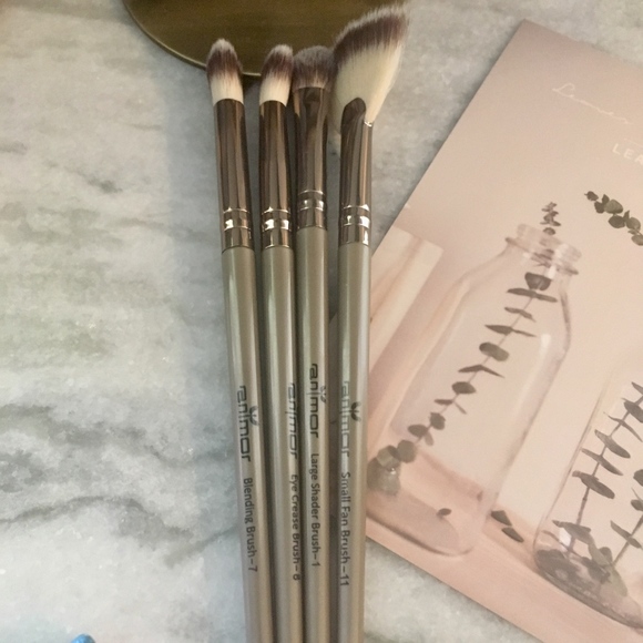 12 Piece Rose Gold Eyeshadow Makeup Brush Set - Picture 5 of 8